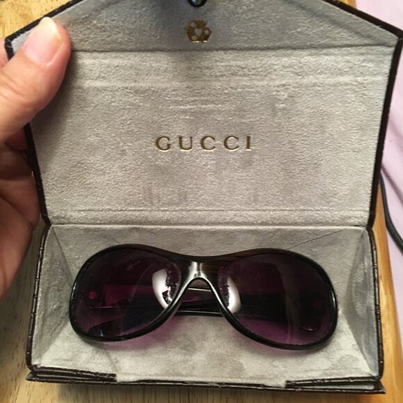 ?Gucci sunglasses triangle hard case and shopping bag? main image 4